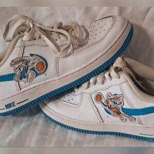 Nike Air Force 1 Hare Space Jam shoes